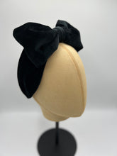 Load image into Gallery viewer, Black Big Bow Headband

