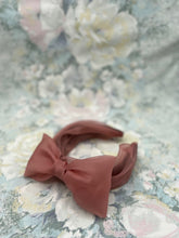 Load image into Gallery viewer, Jaunted Bow Headband

